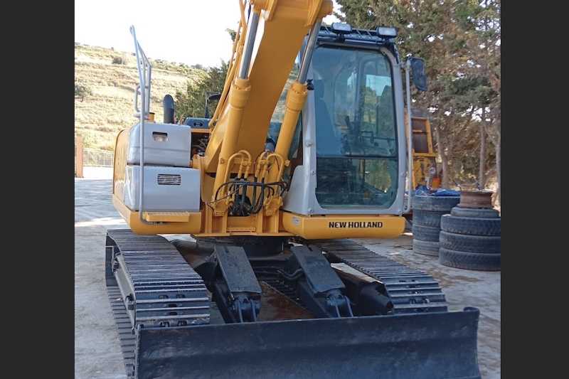OmecoHub - Immagine NEW HOLLAND E135B